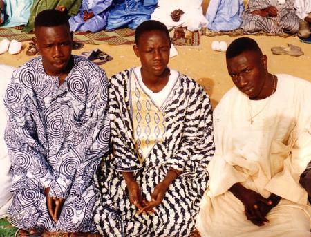 moi et mes fréres à la mosqué