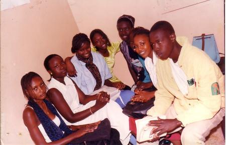 mes copines de lycée dans la buvette de l'école.