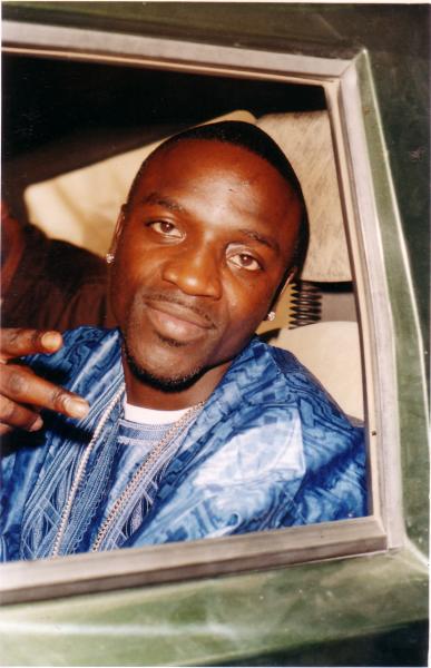Le sénégalo-Americain  akon(alioune badara THIAM)